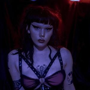 Meet your Posher, Lana